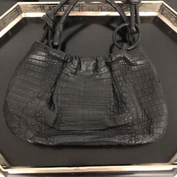 Nancy Gonzalez CROCODILE NEW CONDITION UNIQUE HANDLE WITH CIRCLE AND TWO KNOTS - Picture 5 of 10